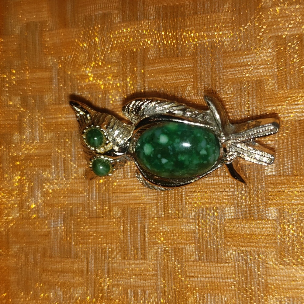 Vintage Owl Brooch Pin Gold Tone Faux Malachite Cabochon Green